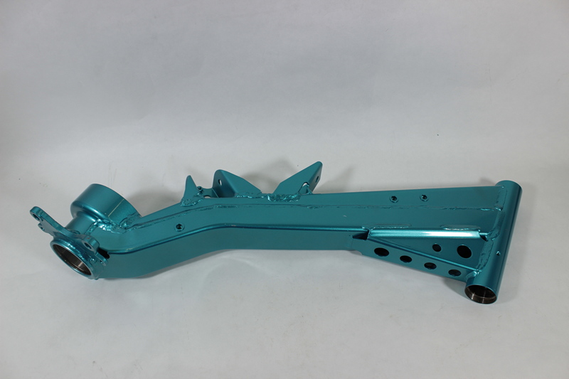 Рычаг маятниковый задний правый (CORAL BLUE)