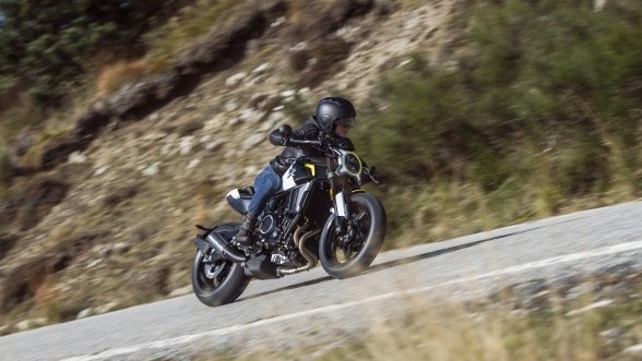 cf moto 700 clx sport на трассе