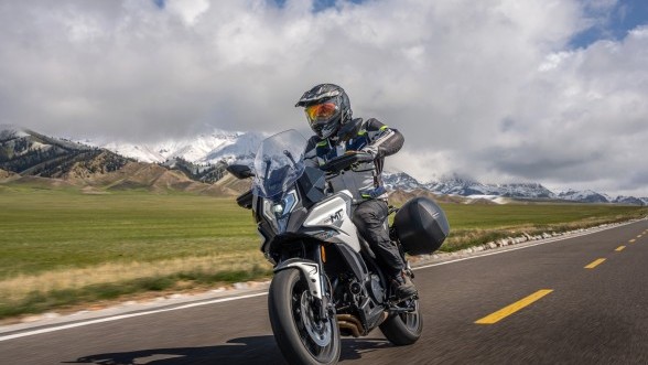 cfmoto 700mt abs