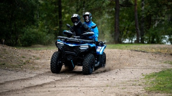 cfmoto cforce 500 eps в лесу